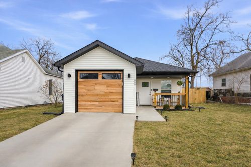 809 Concannon St, MOBERLY, MO, 65270-3315 | Card Image