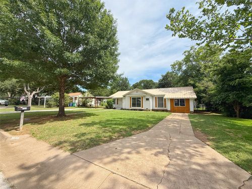 1324 Morningside Ave, Graham, TX, 76450-3612 | Card Image