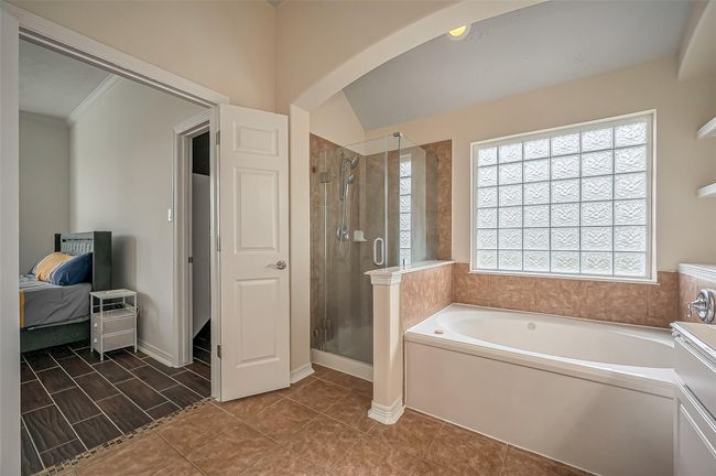 Primary bath | Image 43