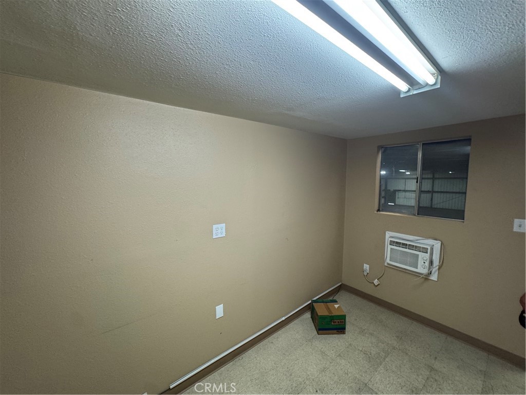 Commercial Lease in Fontana 5