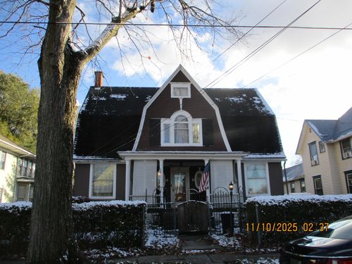 211 Saint James St, Marion, OH, 43302-5134 | Card Image