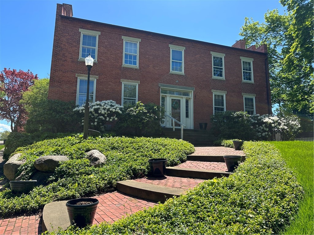 Sassafras St, Erie, PA 16508