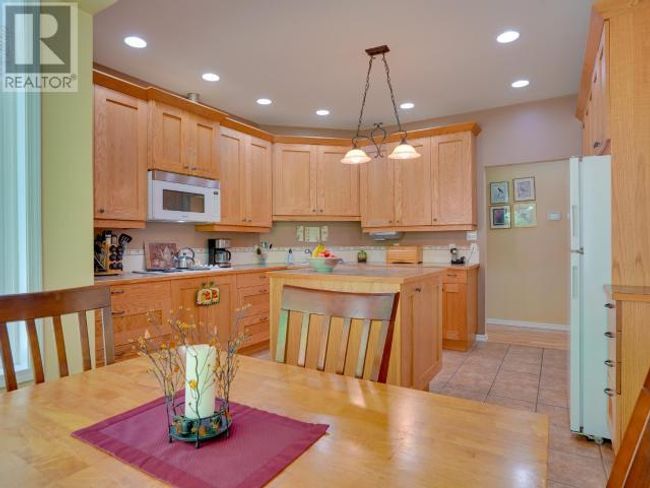 3067 Southill Rd, House other with 4 bedrooms, 2 bathrooms and 2 parking in Powell River BC | Image 9