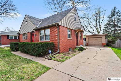 2225 Burnham St, Lincoln, NE, 68502-5606 | Card Image