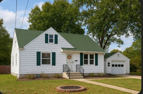 3427 Crehore St, Lorain, OH, 44052-2825 | Card Image