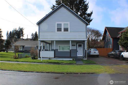 1224 4th St, Cosmopolis, WA, 98537-3929 | Card Image