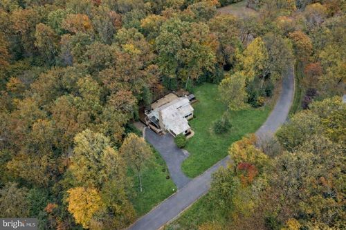 11000 Oakton Woods Way, Oakton, VA, 22124-1029 | Card Image