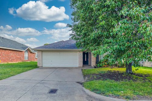 3704 Staghorn Cir N, Fort Worth, TX, 76137-6054 | Card Image