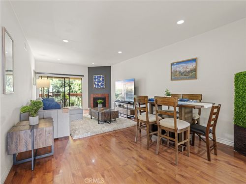 327-2001 E 21st St, Signal Hill, CA, 90755-5958 | Card Image