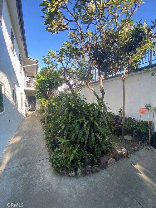 3505 Michigan Ave, South Gate, CA, 90280-6052 | Card Image