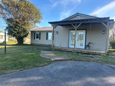 351 Bristletown Road, House other with 4 bedrooms, 2 bathrooms and null parking in Glasgow KY | Image 1