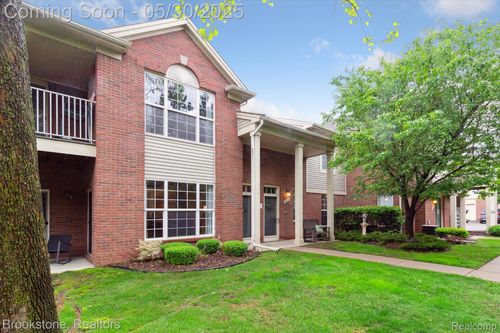 1806 Flagstone Cir, Rochester, MI, 48307-6095 | Card Image