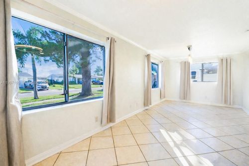 6741 Coolidge St, Hollywood, FL, 33024-3918 | Card Image