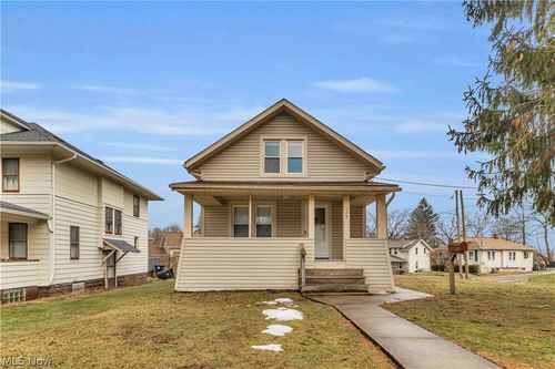 425 Frazier Ave, Akron, OH, 44305-3048 | Card Image
