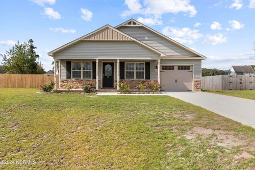 403 Duncan Dr S, Richlands, NC, 28574-2400 | Card Image