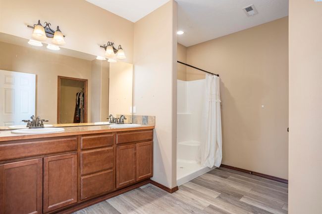 615 N Larkspur Ln, Home with 3 bedrooms, 2 bathrooms and null parking in Othello WA | Image 16