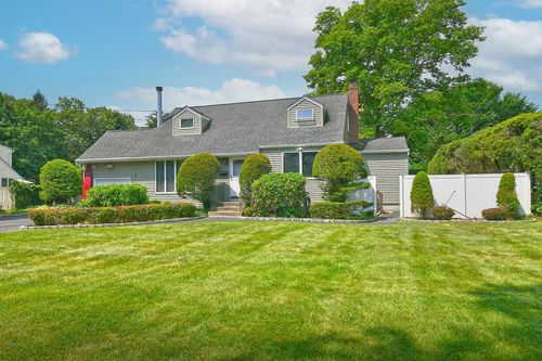 22 Furwood Dr, E Northport, NY, 11731-3113 | Card Image