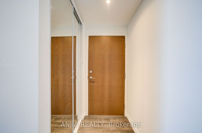 1712 - 1000 Portage Pky, Condo with 1 bedrooms, 1 bathrooms and null parking in Concord ON | Image 6