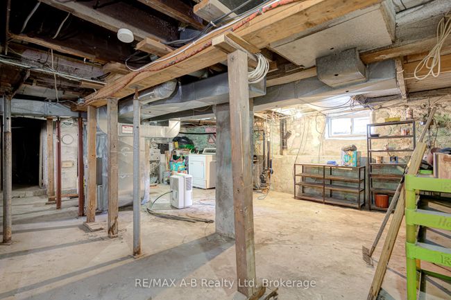 239 Nile St, House other with 4 bedrooms, 2 bathrooms and 8 parking in Stratford ON | Image 37