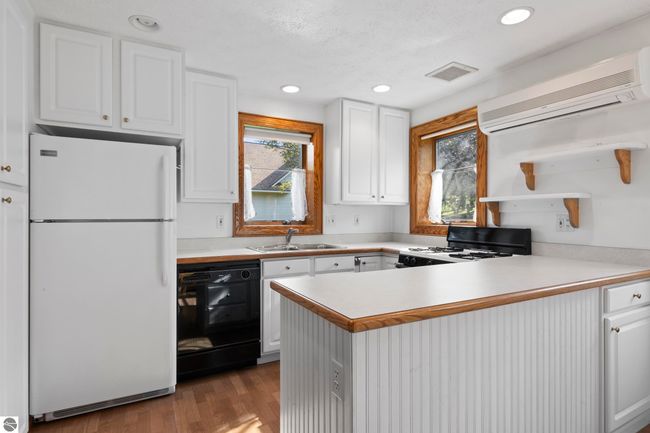 12305 3 Rd St, House other with 5 bedrooms, 4 bathrooms and null parking in Kewadin MI | Image 52