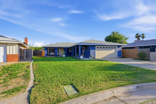 208 De Santi Ave, Madera, CA, 93637 | Card Image