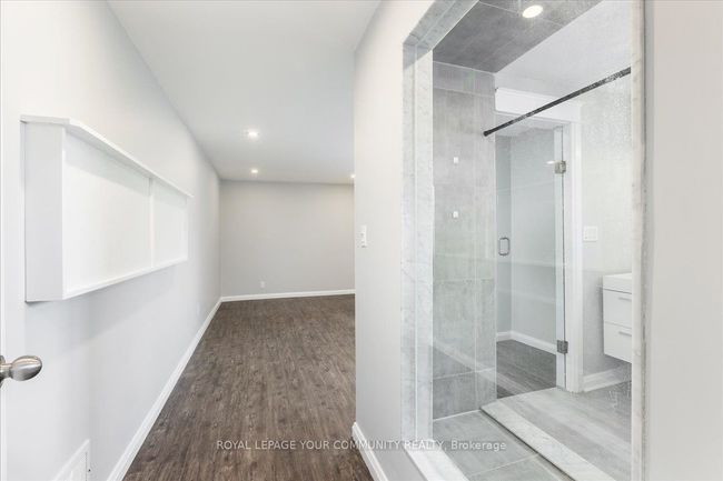 109 Maple Ave, House other with 2 bedrooms, 2 bathrooms and 6 parking in Sutton West ON | Image 11