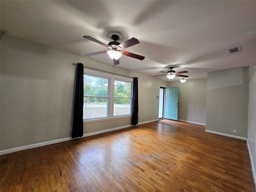 105 E Cate St, Grand Saline, TX, 75140-1203 | Card Image