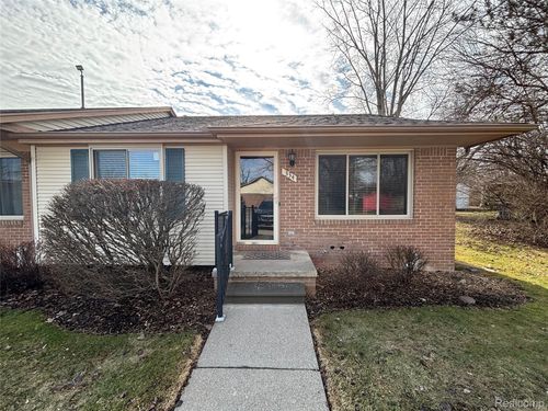 334 Fairgrove St, Romeo, MI, 48065-4742 | Card Image