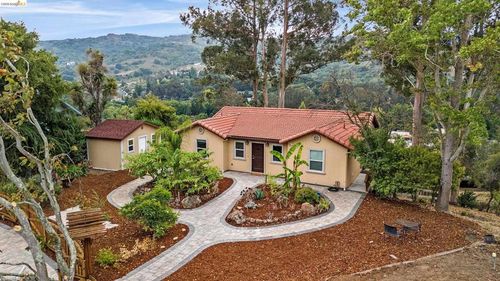 49 Christopher Ct, El Sobrante, CA, 94803-3422 | Card Image