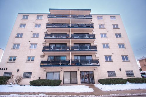 apt-6a-8045 Oconnor Dr, River Grove, IL, 60171-1226 | Card Image