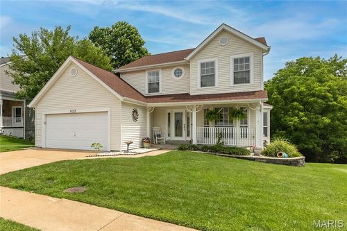 932 Cleta Dr, Ballwin, MO, 63021-6570 | Card Image