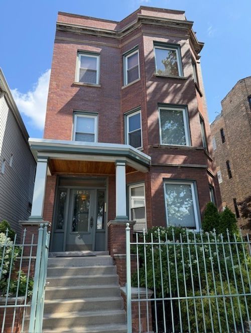 2w-1632 W Nelson St, Chicago, IL, 60657-3067 | Card Image