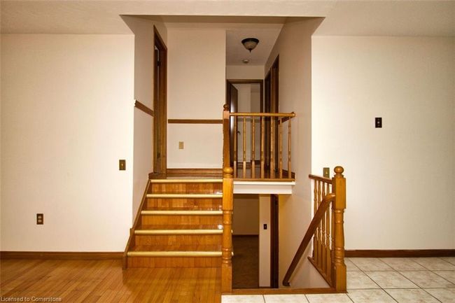 31 Carriagegate Dr, House other with 4 bedrooms, 2 bathrooms and 5 parking in Hamilton ON | Image 6