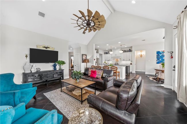 1074 Lifestyle Ln, House other with 4 bedrooms, 4 bathrooms and 2 parking in McGregor TX | Image 9