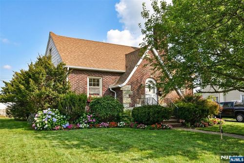 65 Avenue C, Lodi, NJ, 07644-1838 | Card Image