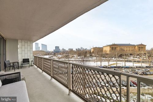 apt-5c42-2401 Pennsylvania Ave, PHILADELPHIA, PA, 19130-3023 | Card Image