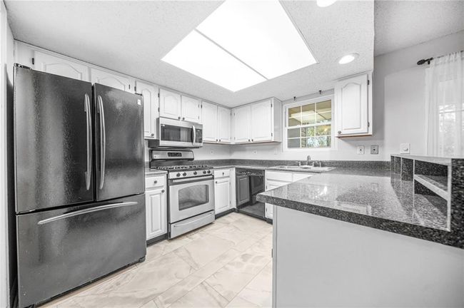 23 Chelsea Ct, Condo with 2 bedrooms, 2 bathrooms and 2 parking in Avondale Estates GA | Image 8