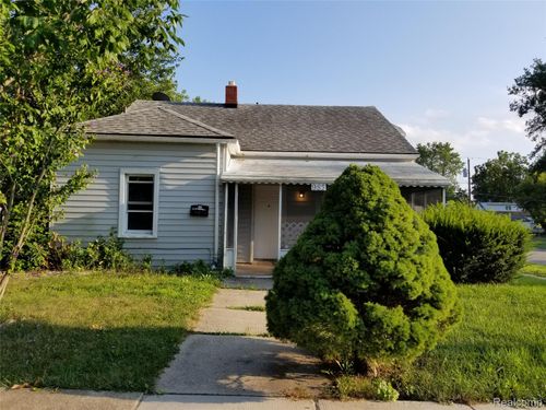 985 Boston Ave, Waterford, MI, 48328-3701 | Card Image