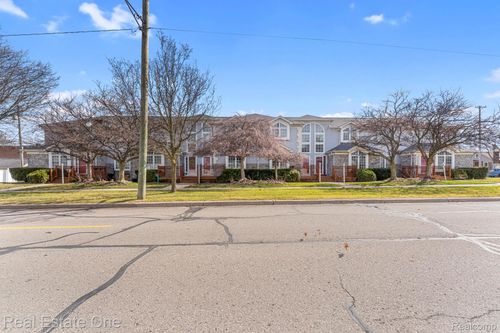 2237 3rd St, Wyandotte, MI, 48192-4695 | Card Image