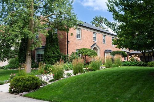 3954 N Harcourt Place, Shorewood, WI, 53211 | Card Image
