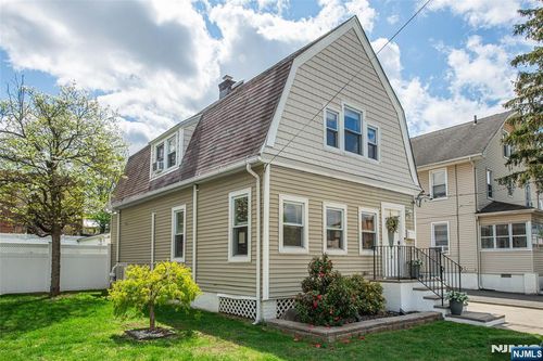 16 Chestnut Pl, Nutley, NJ, 07110-2315 | Card Image
