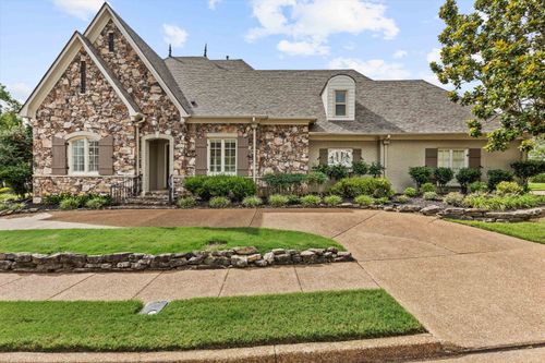10211 Statfield Dr, Collierville, TN, 38017-9048 | Card Image