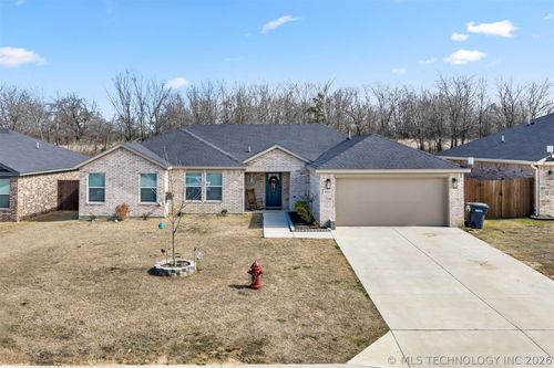 922 Indian Plains, Ardmore, OK, 73401 | Card Image