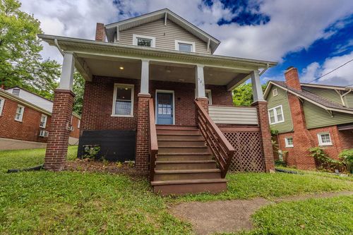 521 Riverland Rd Se, Roanoke, VA, 24014-1220 | Card Image