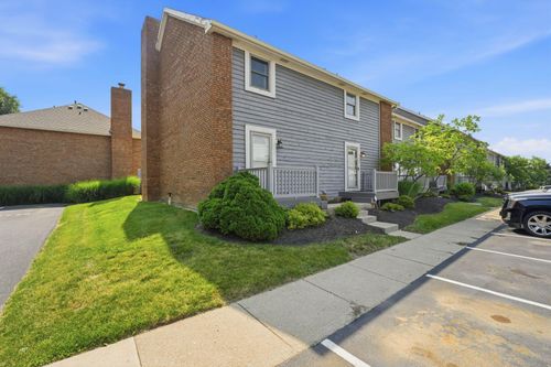 7772 Sawmill Rd, Dublin, OH, 43016-8523 | Card Image
