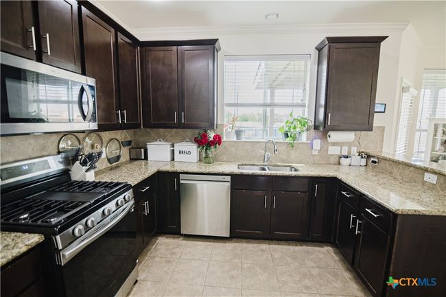201 Boulder Ridge Dr, House other with 5 bedrooms, 3 bathrooms and null parking in Cuero TX | Image 11
