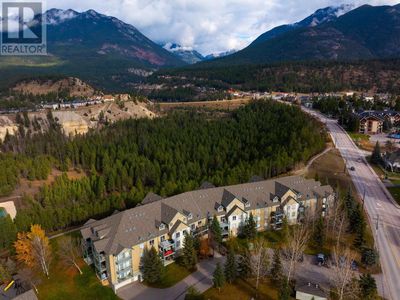 313 - 4769 Forsters Landing Rd, Condo with 2 bedrooms, 2 bathrooms and 1 parking in Radium Hot Springs BC | Image 3