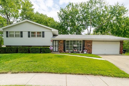 122 Camelot Drive, Bloomington, IL, 61704 | Card Image