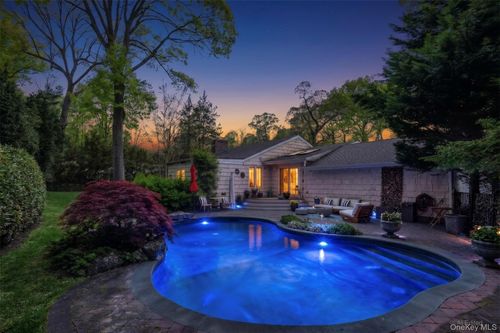 5 The Hemlocks, Roslyn, NY, 11576-1721 | Card Image