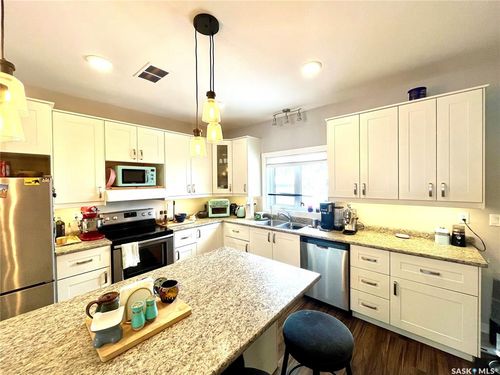 1411 2nd Ave N, Saskatoon, SK, S7K2E7 | Card Image